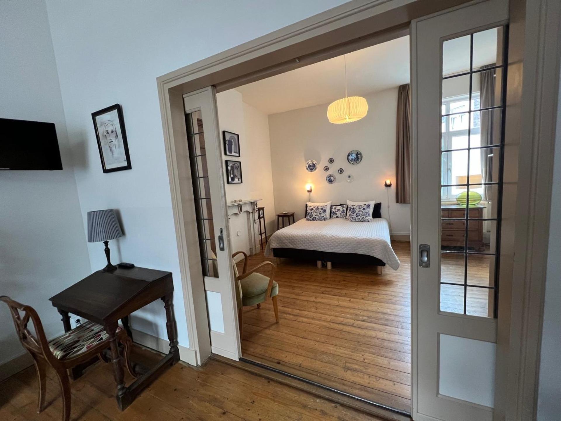 Logis Pastis Hotel Maastricht Bagian luar foto
