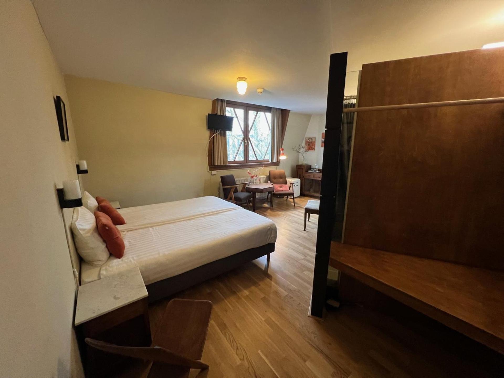 Logis Pastis Hotel Maastricht Bagian luar foto