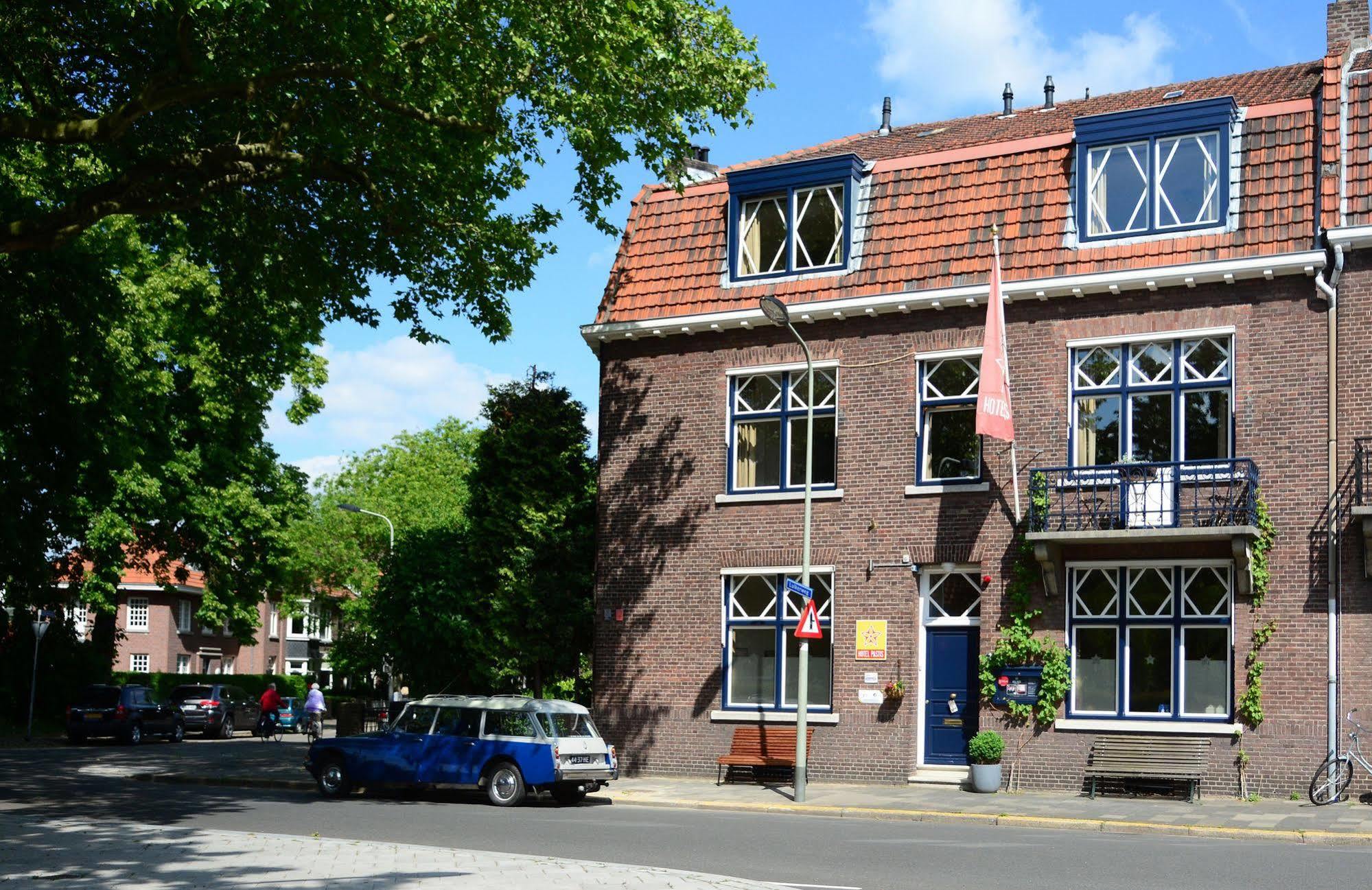 Logis Pastis Hotel Maastricht Bagian luar foto