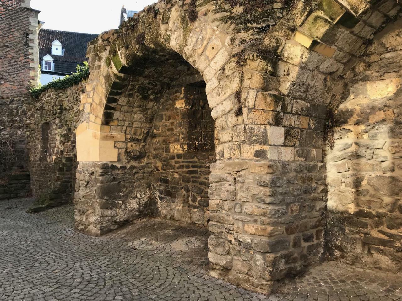 Logis Pastis Hotel Maastricht Bagian luar foto