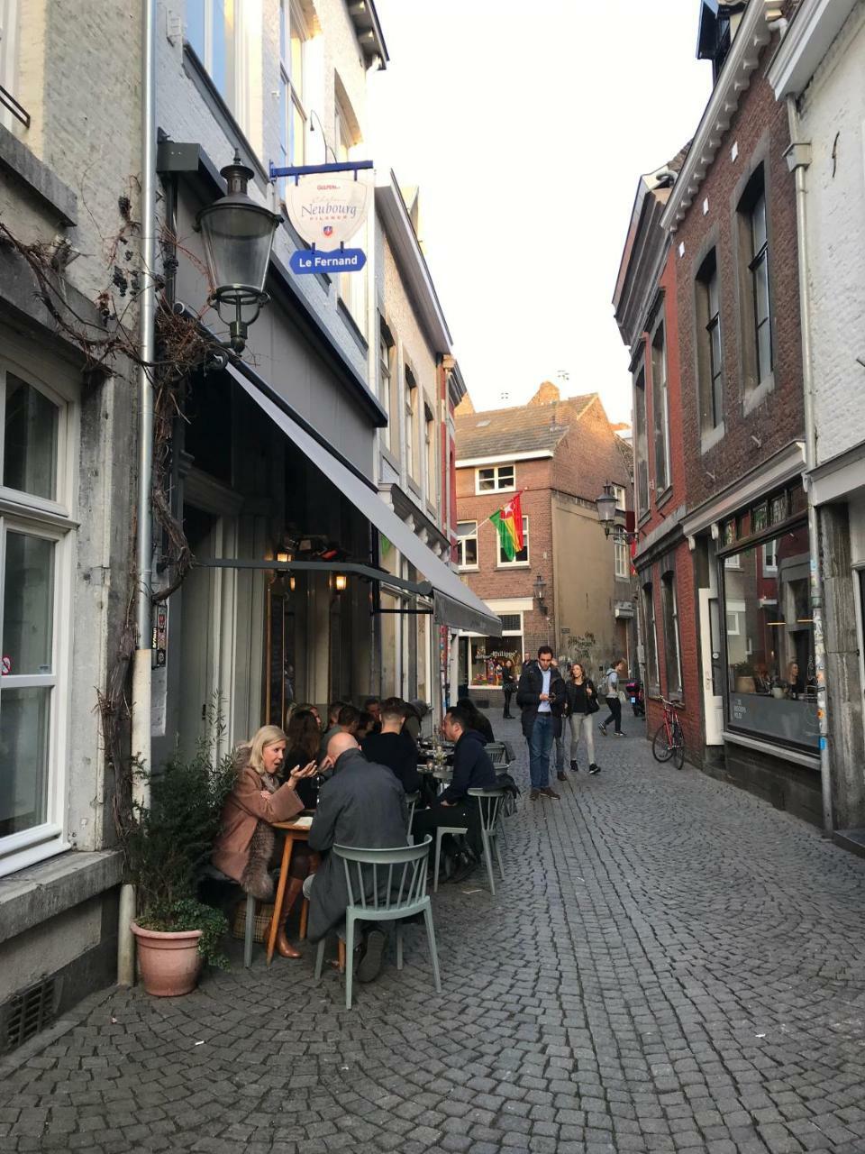 Logis Pastis Hotel Maastricht Bagian luar foto